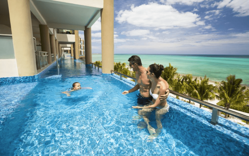 Be-All-Inclusive-Destination-Wedding-Generations-Riviera-Maya-Swim-Up-Suite-1