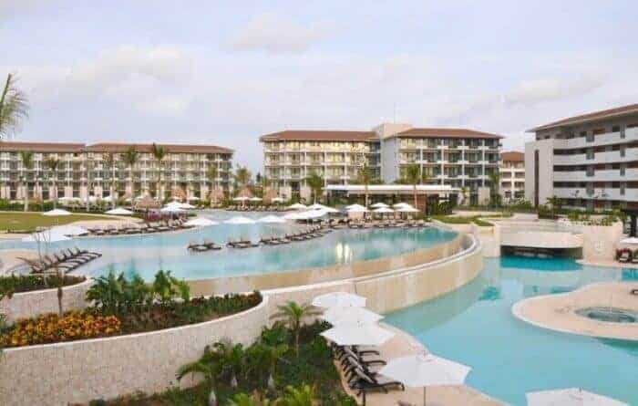 Generations-Riviera-Maya-Be-All-Inclusive-Destination-Wedding-Oceanfront-One-Bedroom-Swim-Up-Suite-2